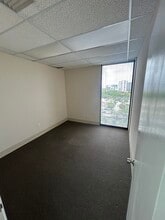 2500 E Hallandale Beach Blvd, Hallandale Beach, FL for lease Interior Photo- Image 2 of 8