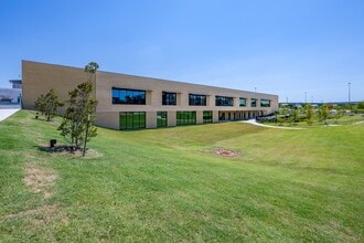 3662 W Camp Wisdom Rd, Dallas, TX for lease Interior Photo- Image 2 of 4