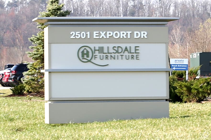 2501 Export Dr, Louisville, KY à louer - Photo du bâtiment - Image 2 de 5