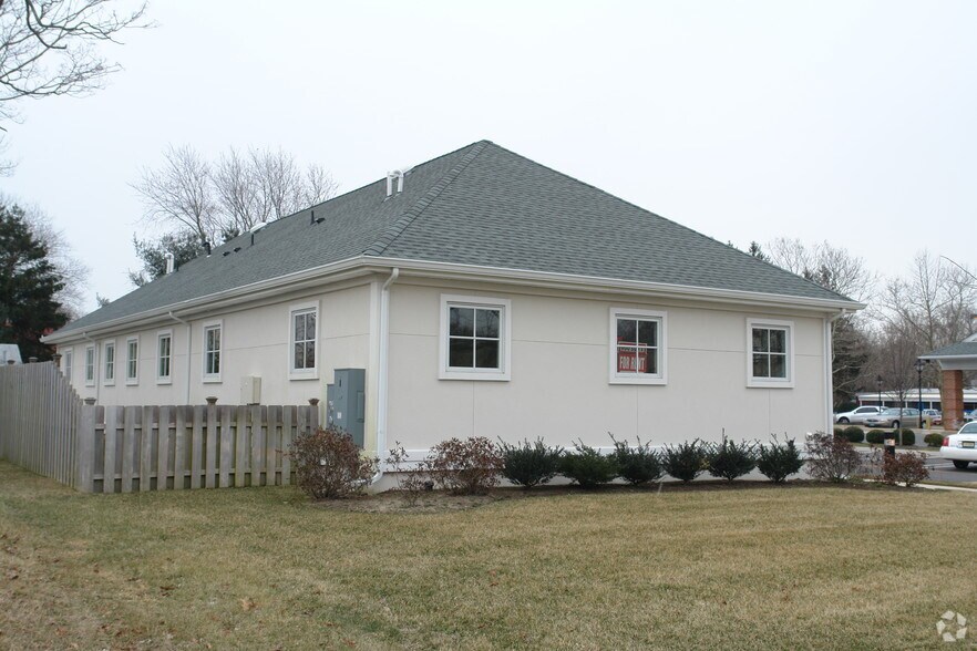 215 Monmouth Rd, Oakhurst, NJ à louer - Photo du bâtiment - Image 2 de 2