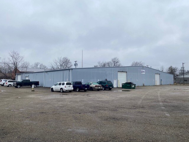 703 W 13th St, Muncie, IN à vendre - Photo du bâtiment - Image 2 de 38