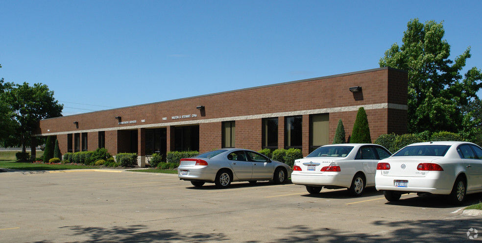 7660-7670 Tyler Blvd, Mentor, OH for lease - Building Photo - Image 2 of 5