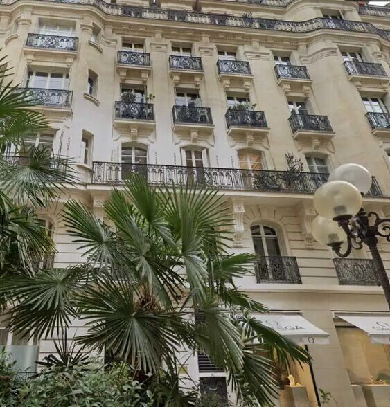 Bureau dans Paris à vendre - Photo du bâtiment - Image 2 de 11