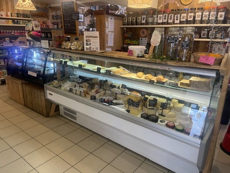 East St, Newport for sale - Interior Photo - Image 2 of 6