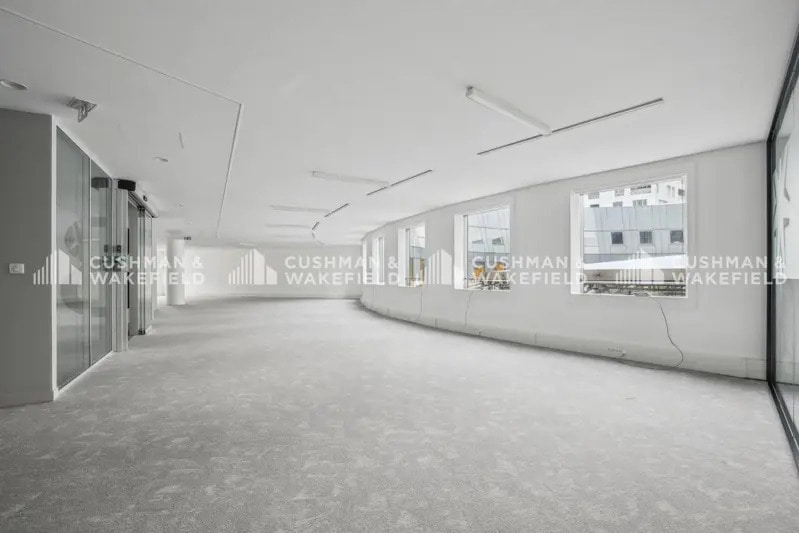 Office in Puteaux for lease - Interior Photo - Image 2 of 6