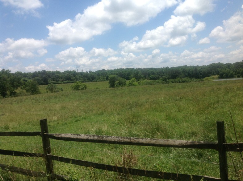 9850 Union Hill Rd, Canton, GA for sale - Building Photo - Image 1 of 3