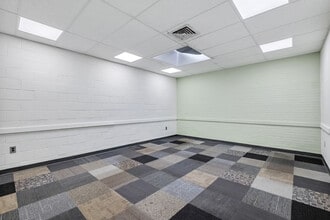 5877 Commerce St, Pittsburgh, PA for lease Interior Photo- Image 1 of 4