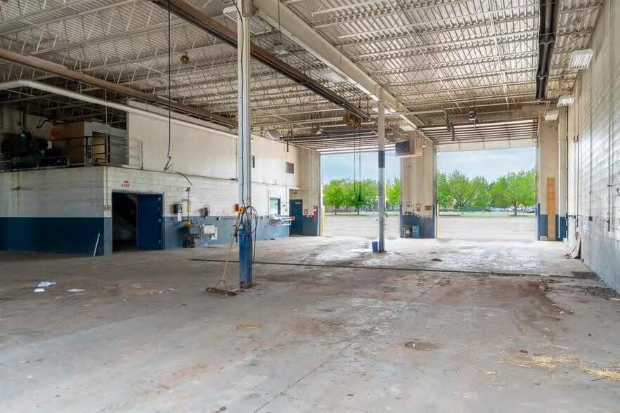 3303 Terminal Dr, Eagan, MN à louer - Photo du bâtiment - Image 2 de 15