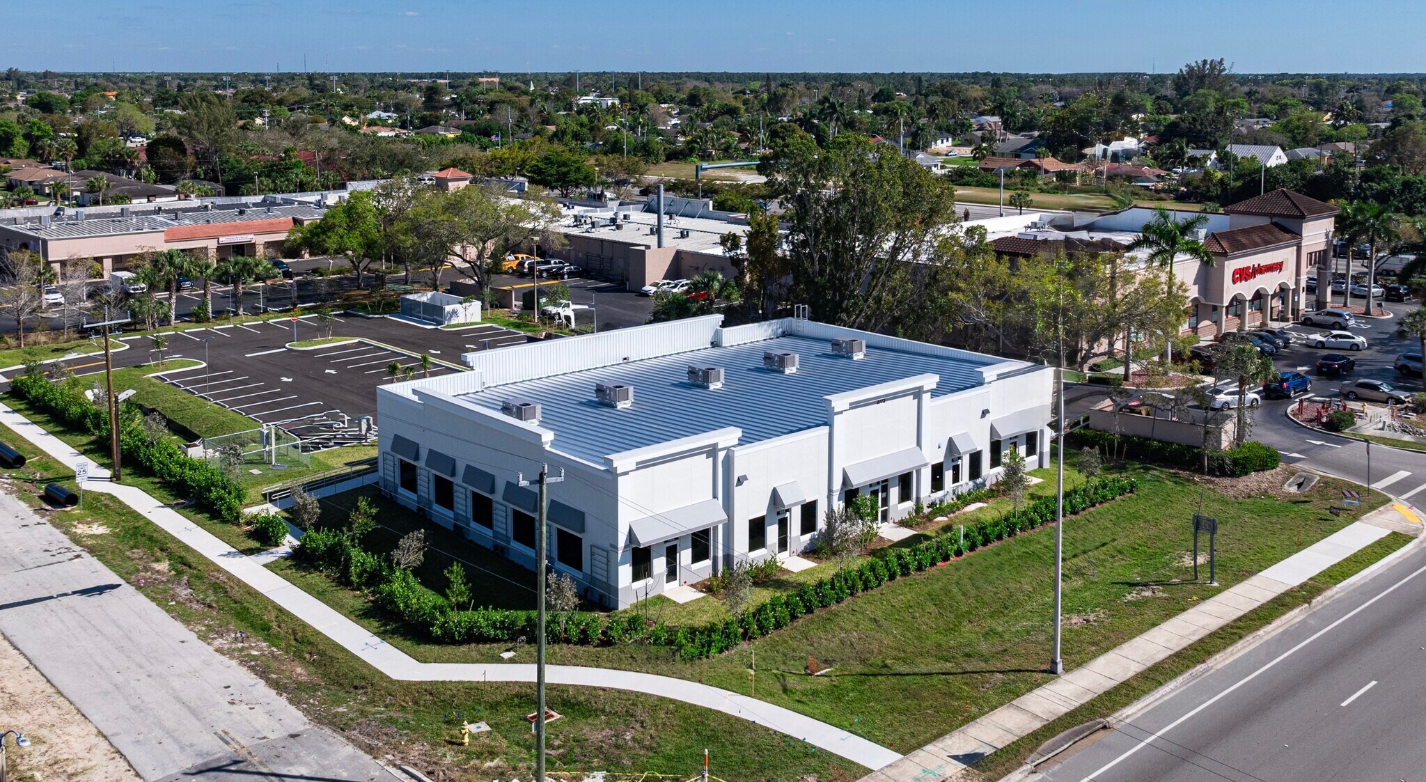 2772 Santa Barbara Blvd, Naples, FL à louer Photo du bâtiment- Image 1 de 12