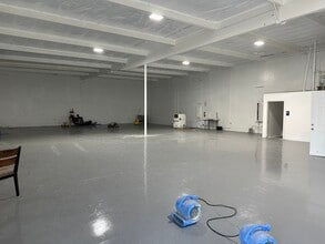 5102-5108 Azusa Canyon Rd, Irwindale, CA for lease Interior Photo- Image 2 of 14