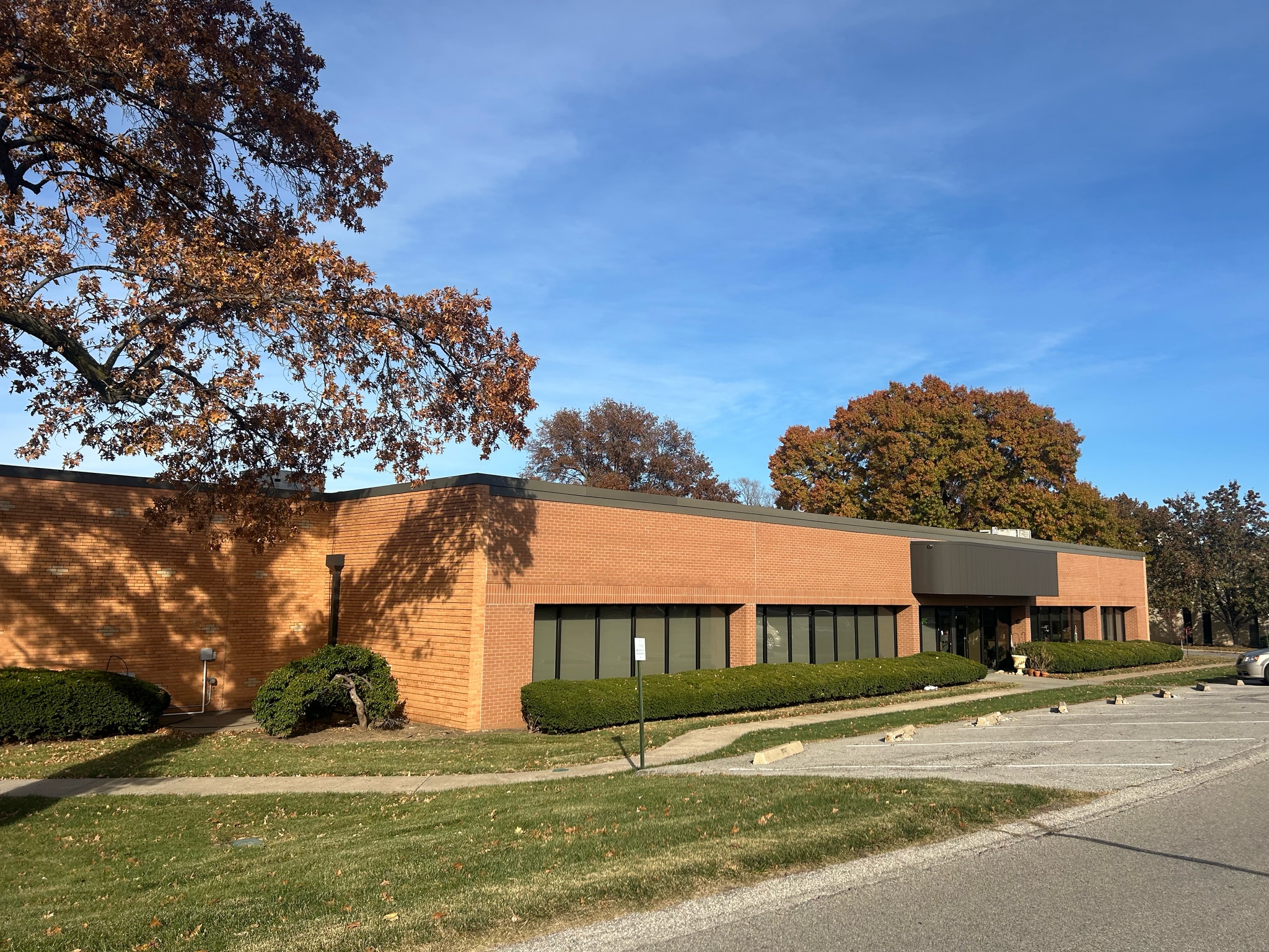 6800-6840 Squibb Rd, Mission, KS for lease Building Photo- Image 1 of 10