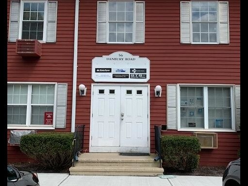 56 Danbury Rd, New Milford, CT à vendre - Photo du bâtiment - Image 2 de 6