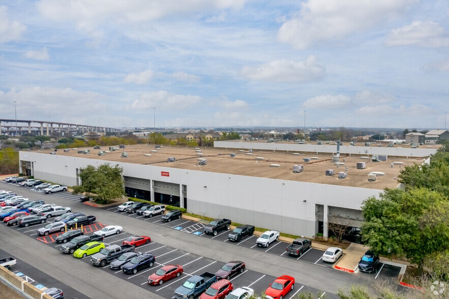 200 Parker Dr, Austin, TX for lease - Building Photo - Image 3 of 4