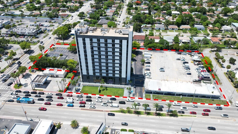 633-699 NE 167th St, North Miami Beach, FL à vendre - Aérien - Image 2 de 21
