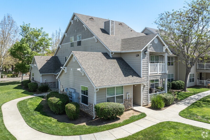 2010 Rubens Way, Oakley, CA à vendre - Photo du bâtiment - Image 3 de 9