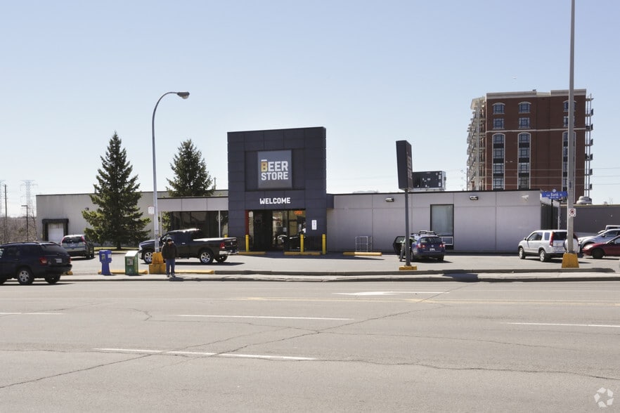 1860 Bank St, Ottawa, ON à vendre - Photo du bâtiment - Image 2 de 3