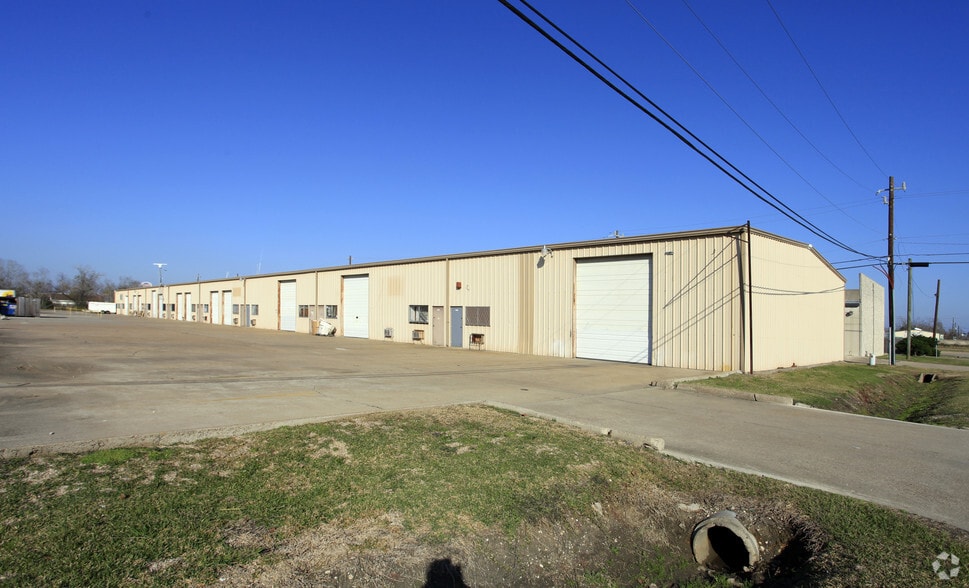 La Porte Business Park portfolio of 2 properties for sale on LoopNet.ca - Primary Photo - Image 2 of 14