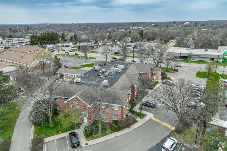 4615 E State St, Rockford, IL à louer - Photo du bâtiment - Image 2 de 4