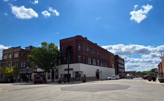 More details for 202 S Broadway Ave, Albert Lea, MN - Retail for Sale