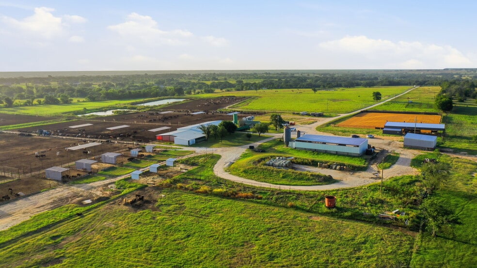 2580 FM 847, Stephenville, TX à vendre - Photo du bâtiment - Image 2 de 51
