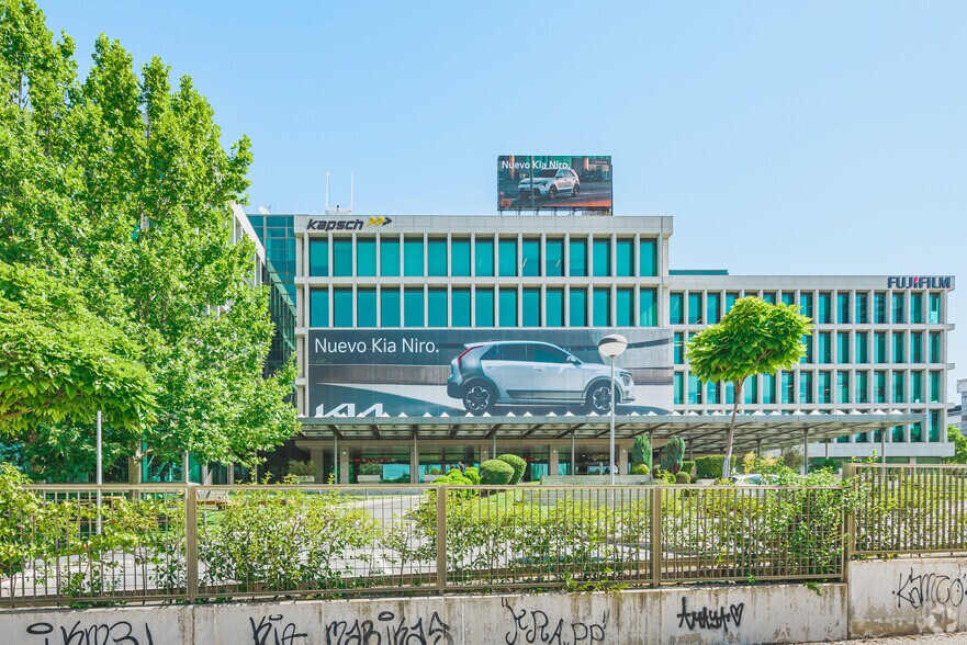 Calle de Anabel Segura, 16, Alcobendas, Madrid à louer - Photo du bâtiment - Image 3 de 19