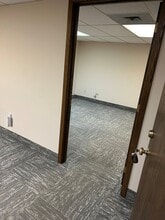 550 Snelling Ave S, Saint Paul, MN for lease Interior Photo- Image 2 of 3
