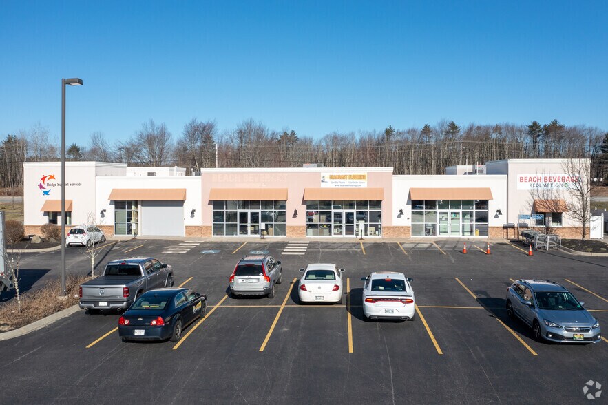 937 Portland Rd, Saco, ME à vendre - Photo principale - Image 1 de 8