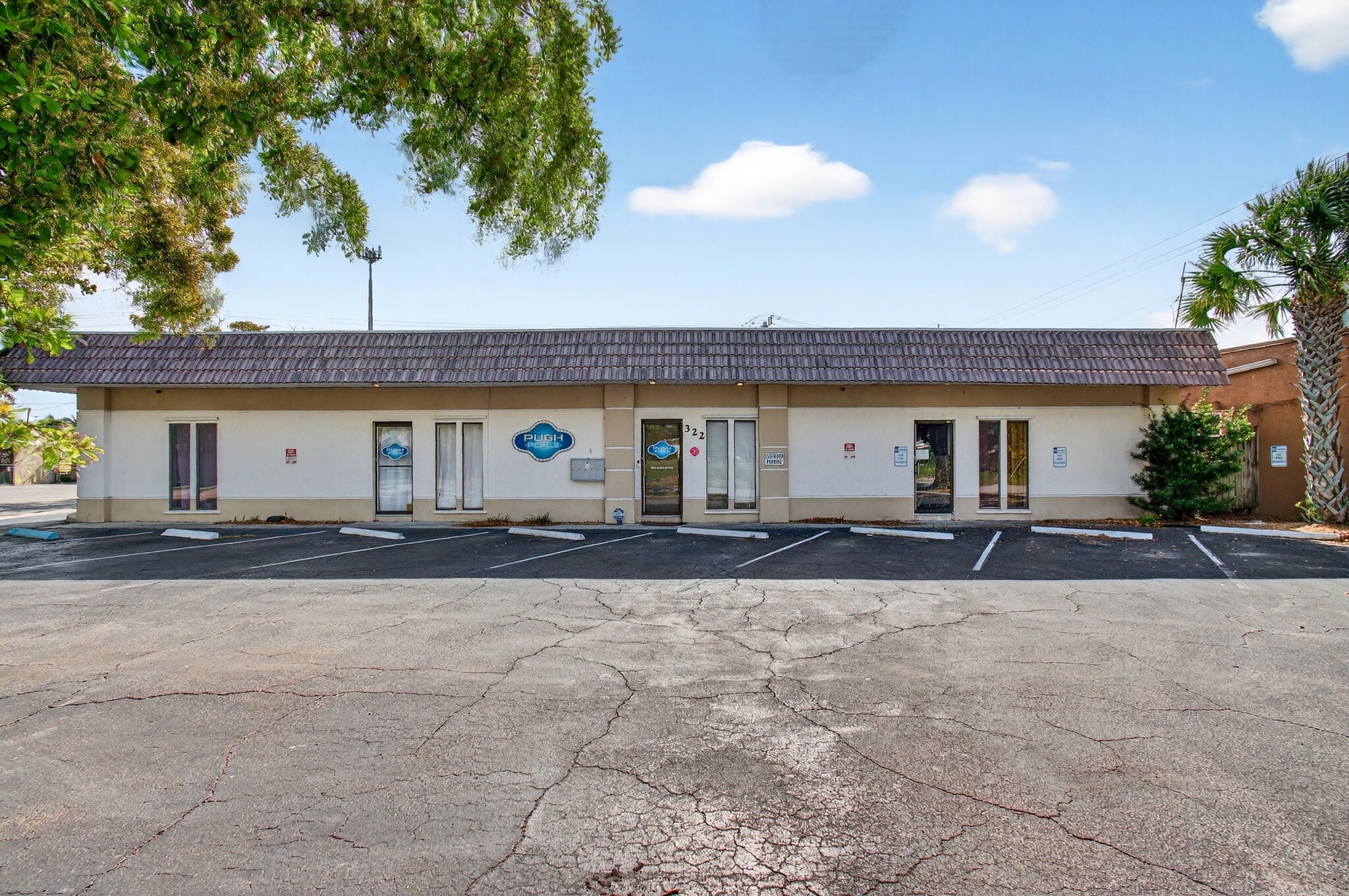 321 N Railroad Ave, Boynton Beach, FL for lease Interior Photo- Image 1 of 13