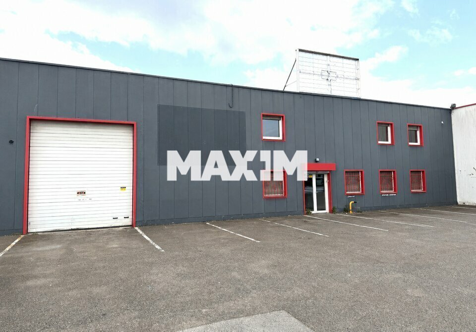 Flex in Dijon for lease Building Photo- Image 1 of 8