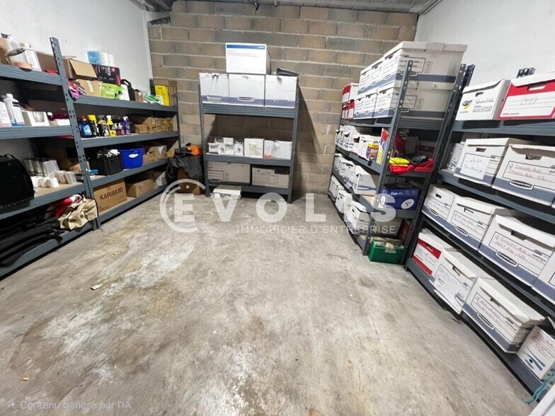 Industrial in Cheptainville for lease - Interior Photo - Image 3 of 8