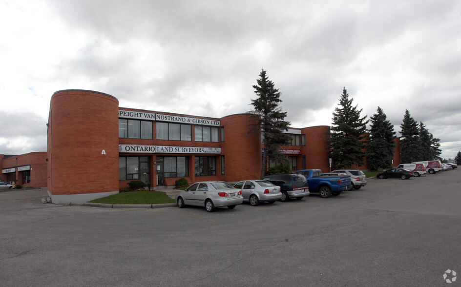 750 Oakdale Rd, Toronto, ON for lease - Primary Photo - Image 1 of 7