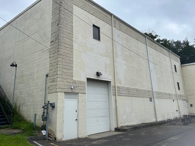 61 Smith St, Norwalk, CT à louer - Photo du bâtiment - Image 2 de 3