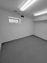 901 S Rogers St, Bloomington, IN à louer Photo intérieure- Image 2 de 4