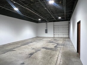 12200 N Stemmons Fwy, Farmers Branch, TX for lease Interior Photo- Image 1 of 5