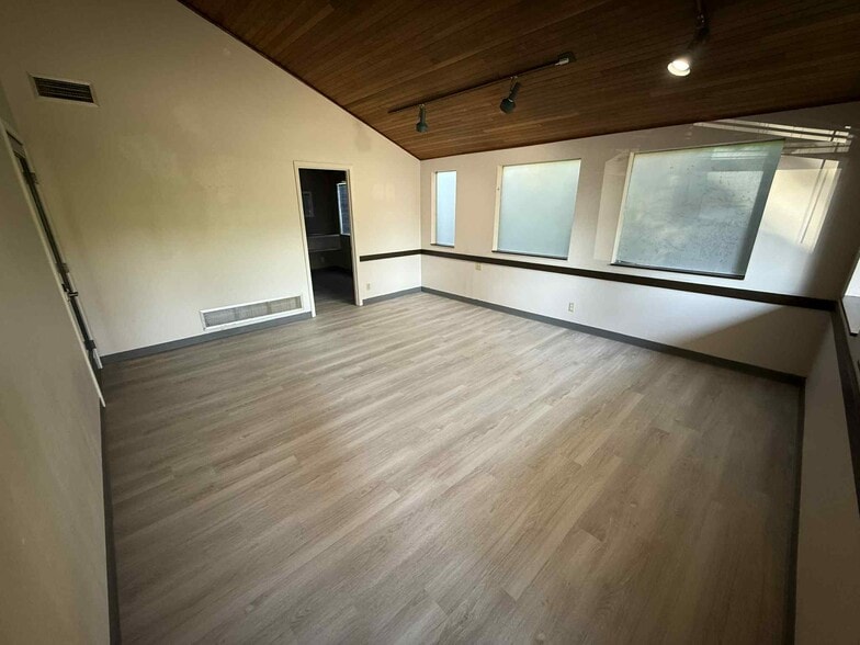 16418 7th Pl W, Lynnwood, WA for lease - Building Photo - Image 2 of 9