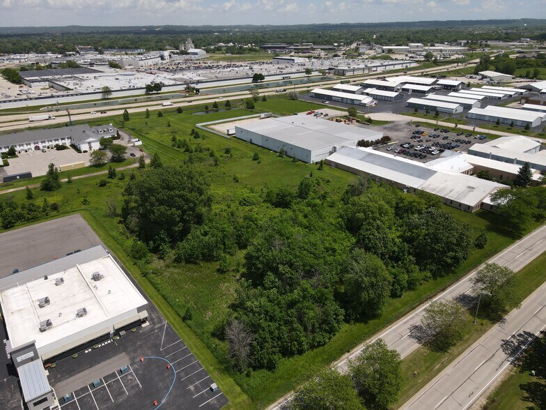 555 W Rolling Meadows Dr, Fond Du Lac, WI à vendre - Aérien - Image 3 de 7