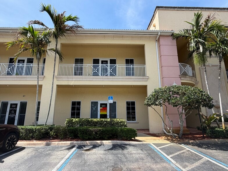 125 W Indiantown Rd, Jupiter, FL à louer - Photo du bâtiment - Image 3 de 4