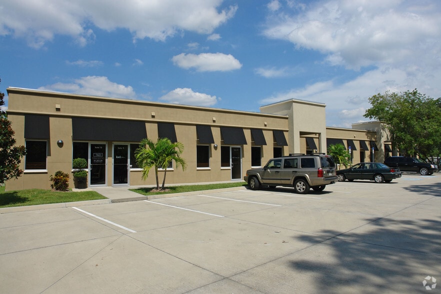 2480 Fruitville Rd, Sarasota, FL for lease - Building Photo - Image 3 of 6