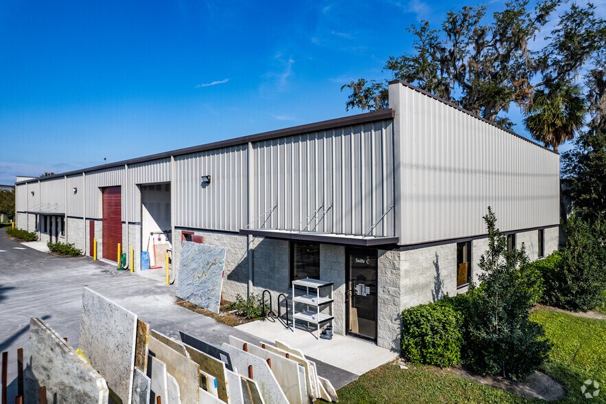 715 Golden Spike Ln, Sanford, FL à louer - Photo du bâtiment - Image 3 de 22