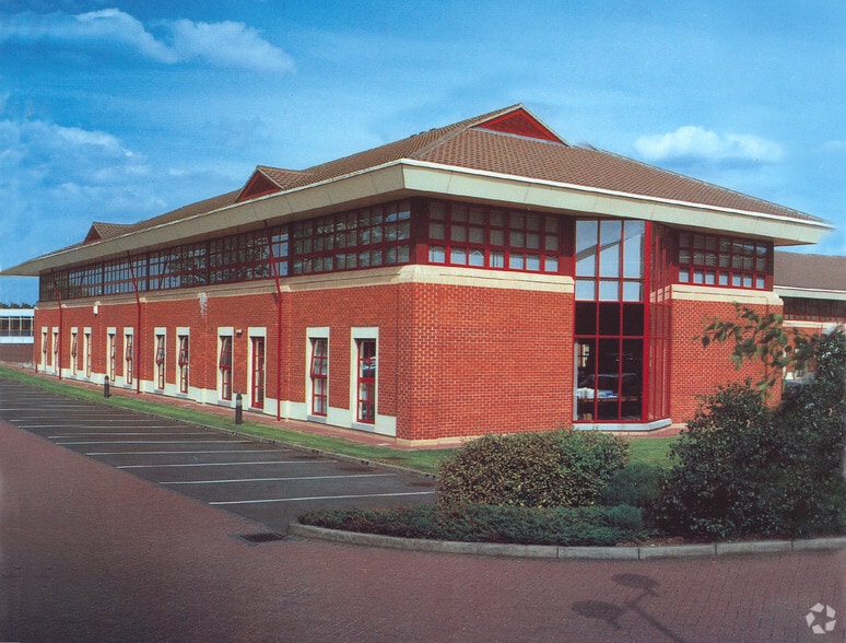 2 Woodbrook Cres, Billericay for lease - Building Photo - Image 2 of 2