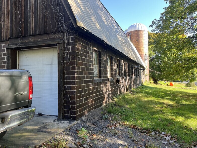 575 Shoemaker Ave, West Wyoming, PA for sale - Building Photo - Image 2 of 4