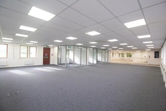 Hampton Ct, Runcorn for lease Interior Photo- Image 2 of 9
