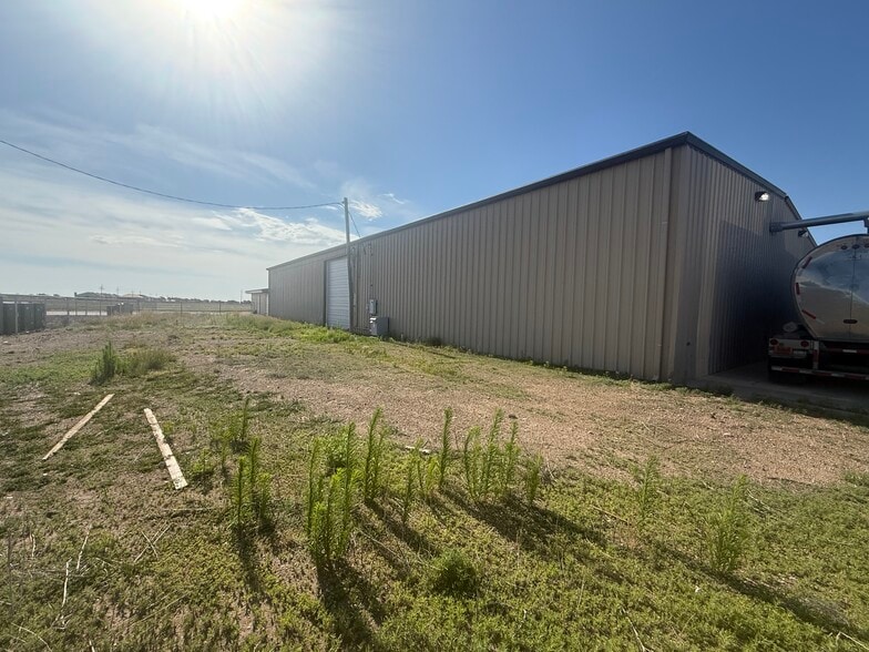 915 N Dumas Ave, Dumas, TX for sale - Building Photo - Image 2 of 16