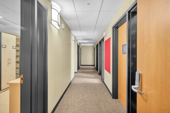 75 NW Couch St, Portland, OR for lease Interior Photo- Image 2 of 10