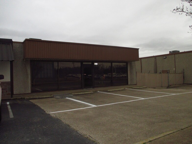 1018 W Main St, Arlington, TX à louer - Autre - Image 3 de 14