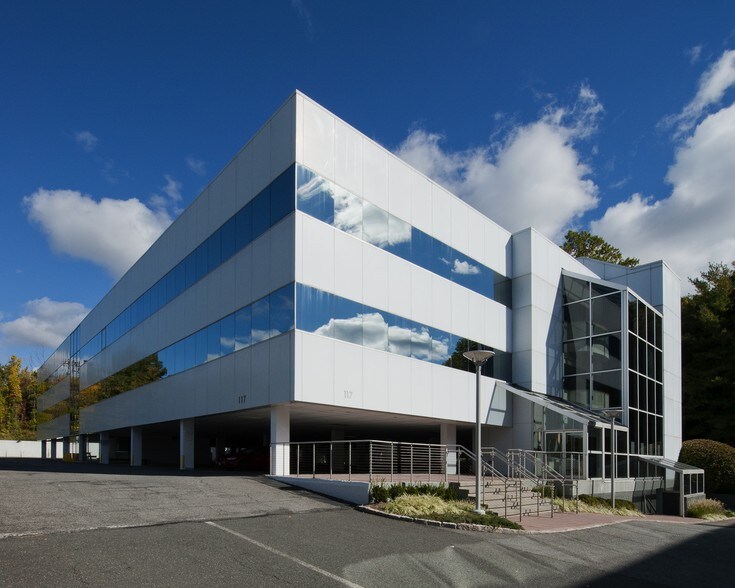 117 E Stevens Ave, Valhalla, NY à louer - Photo du bâtiment - Image 3 de 15