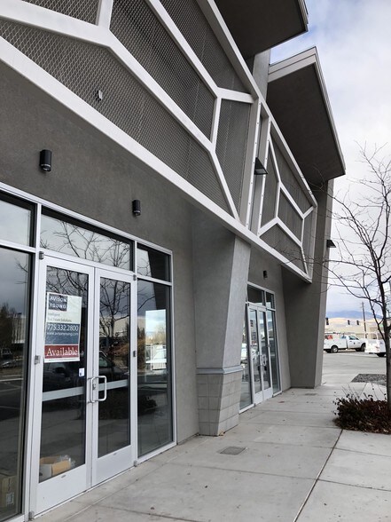 S Mccarran Blvd, Sparks, NV à louer - Photo du bâtiment - Image 3 de 3