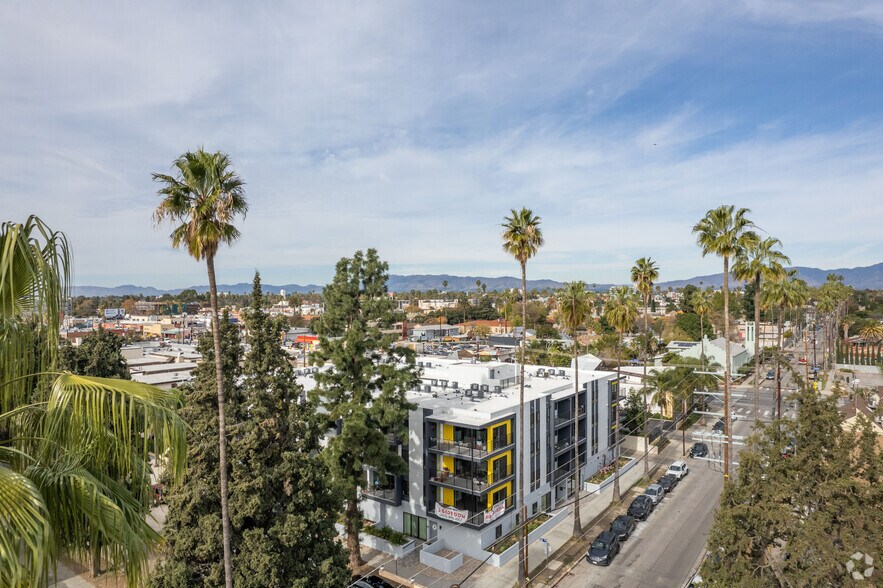 6363 Tyrone Ave, Van Nuys, CA à vendre - Aérien - Image 2 de 9