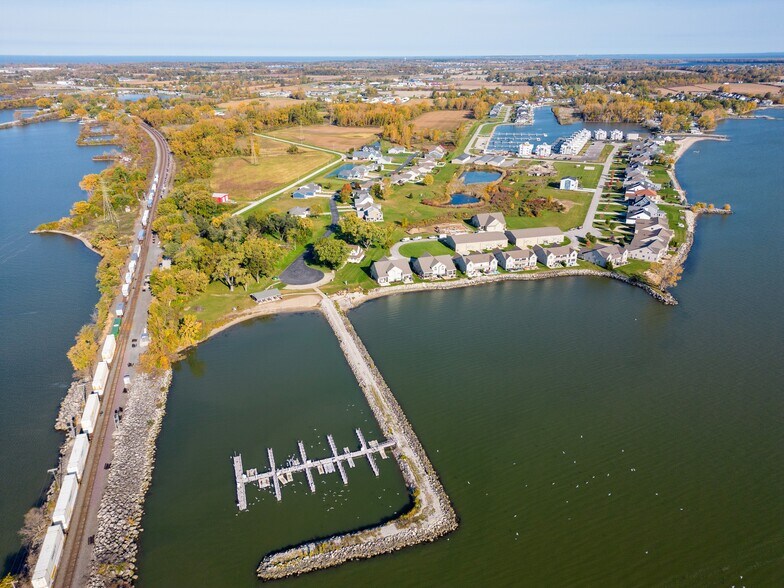 2965 S Danbury Rd, Port Clinton, OH à vendre - Aérien - Image 1 de 44