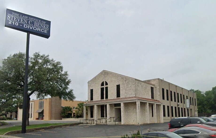 2941 Mossrock Dr, San Antonio, TX à vendre - Photo du bâtiment - Image 3 de 5